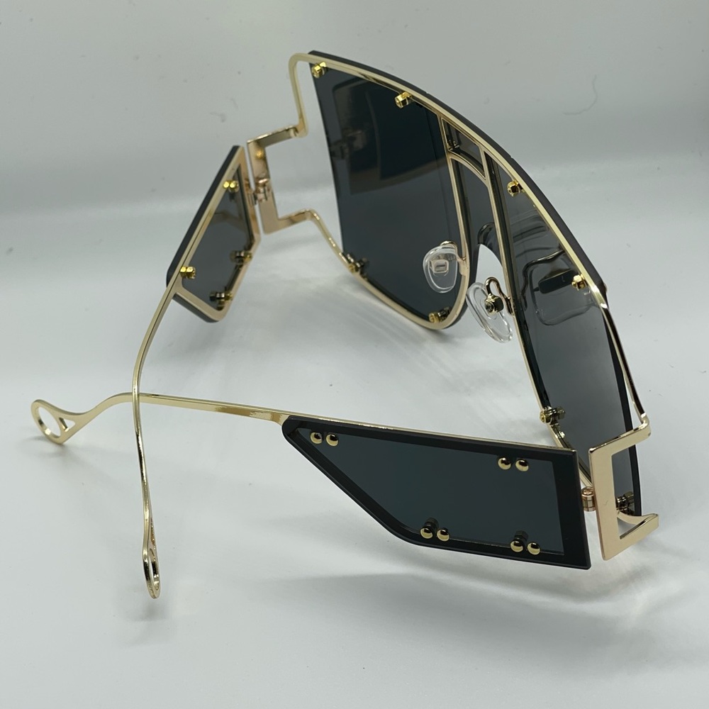 New! Women or Men sunglasses.